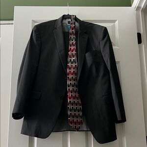 Men's Dark Grey Suit Jacket with Patterned Tie